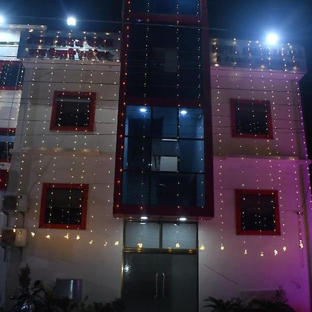 Hotel Awadh Palace Sahjanwa Luaran gambar