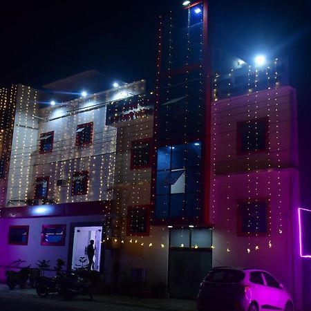 Hotel Awadh Palace Sahjanwa Luaran gambar