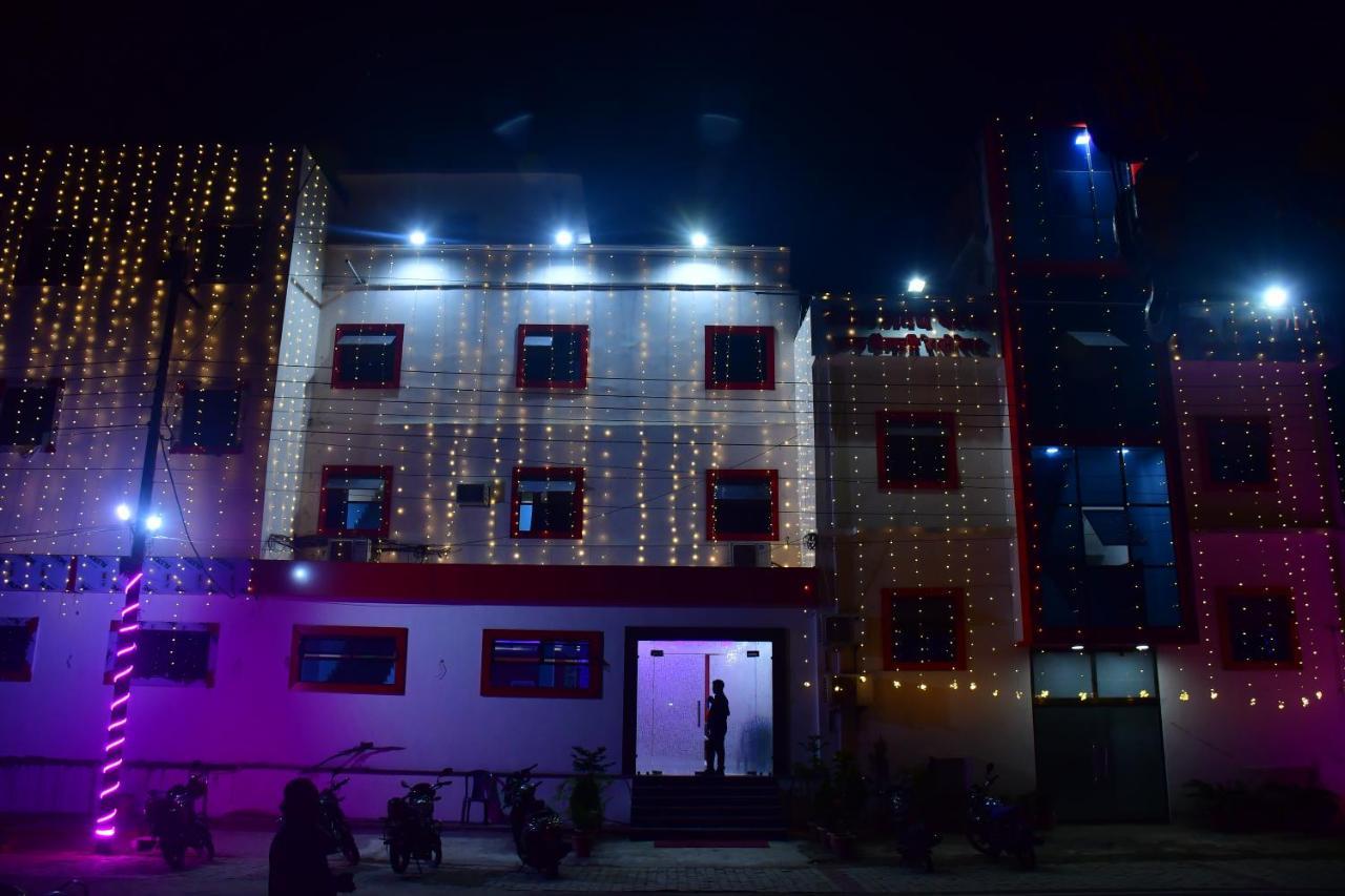 Hotel Awadh Palace Sahjanwa Luaran gambar