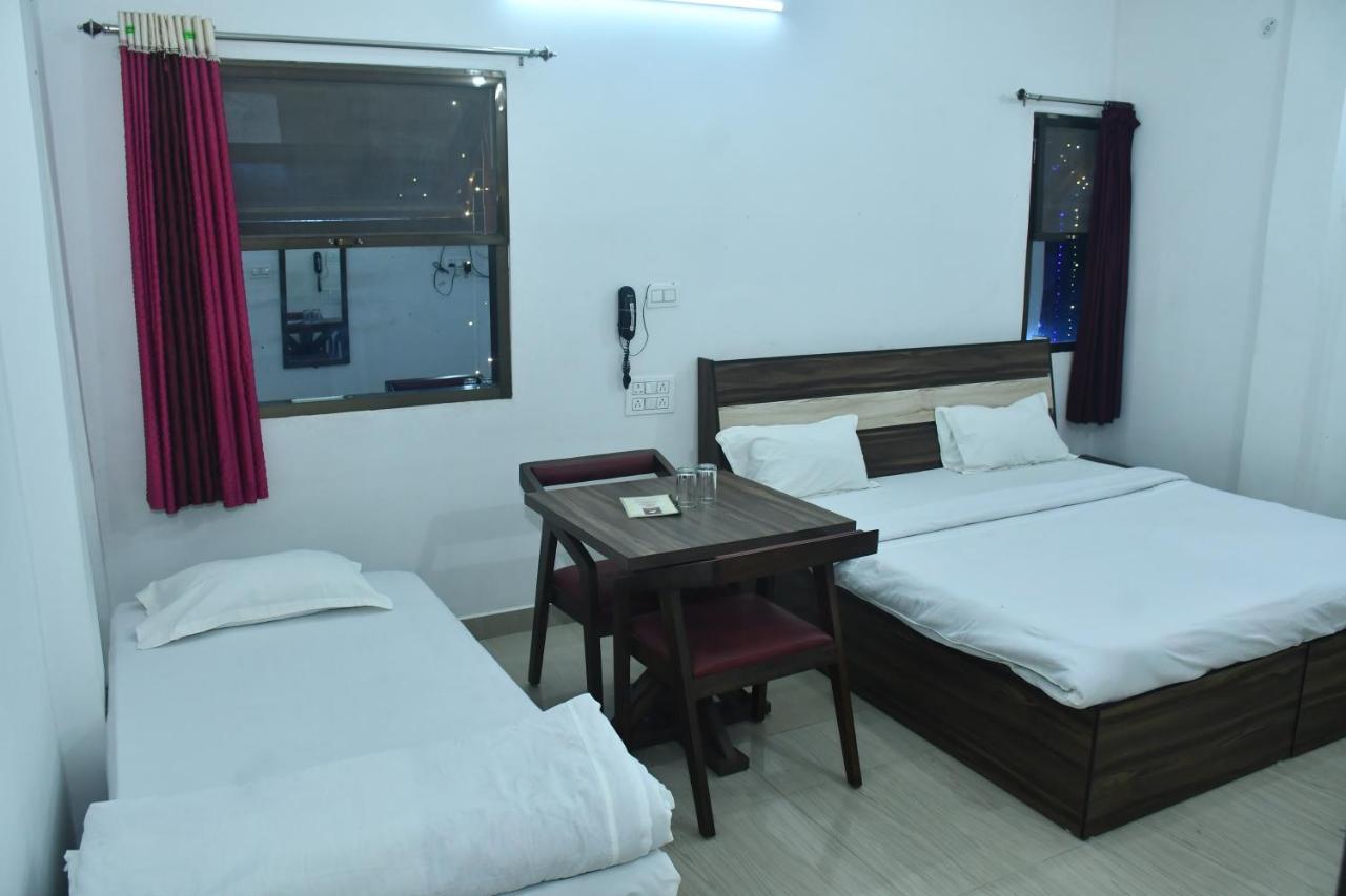 Hotel Awadh Palace Sahjanwa Luaran gambar