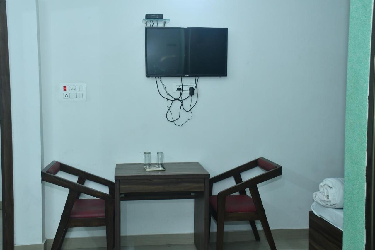 Hotel Awadh Palace Sahjanwa Luaran gambar