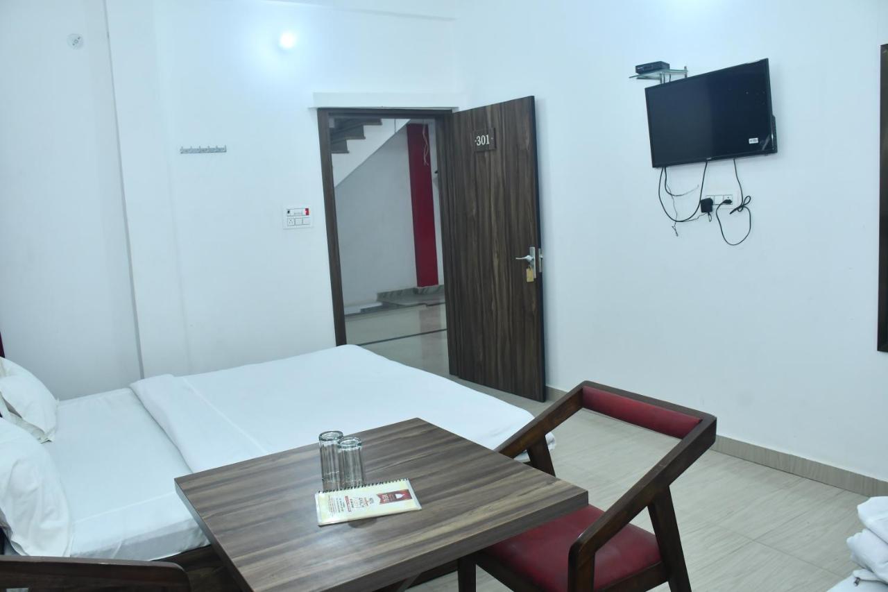 Hotel Awadh Palace Sahjanwa Luaran gambar