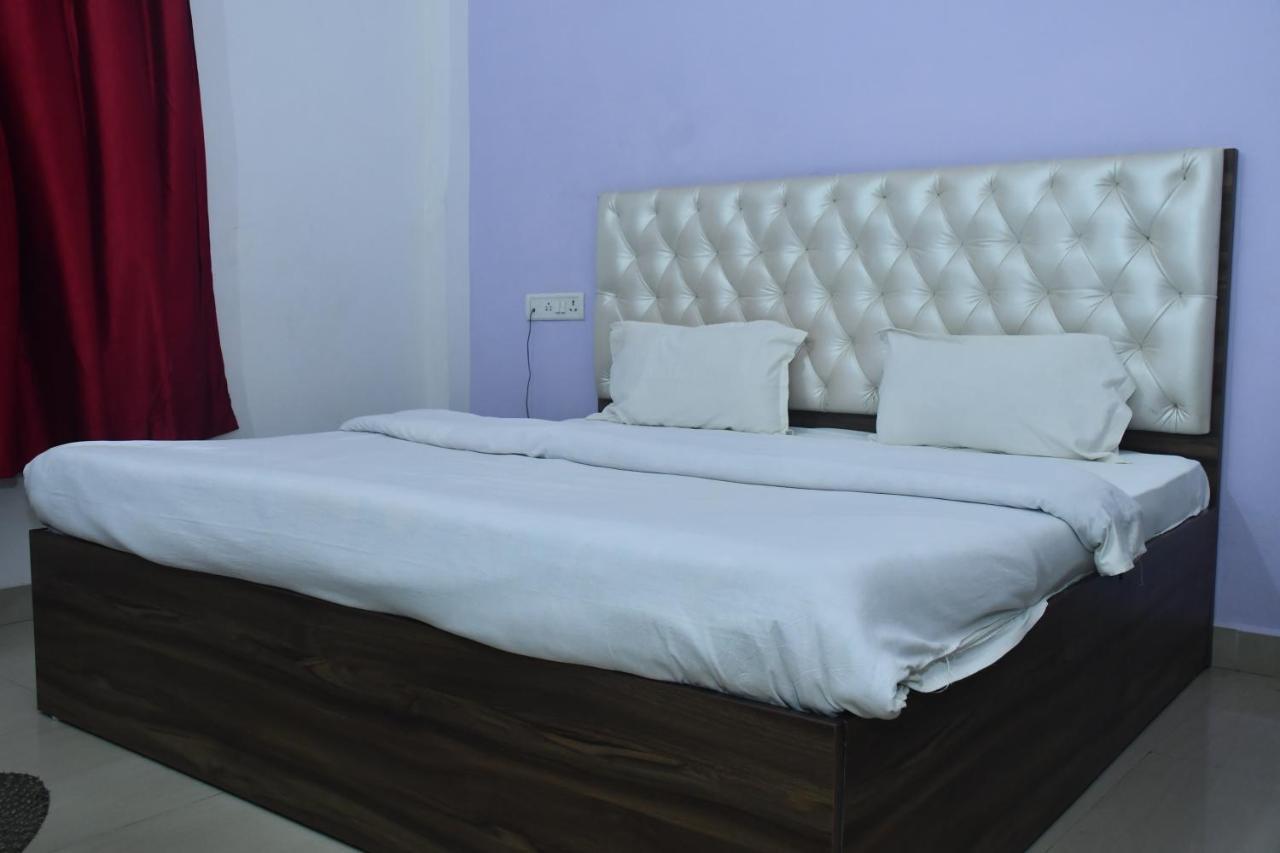 Hotel Awadh Palace Sahjanwa Luaran gambar