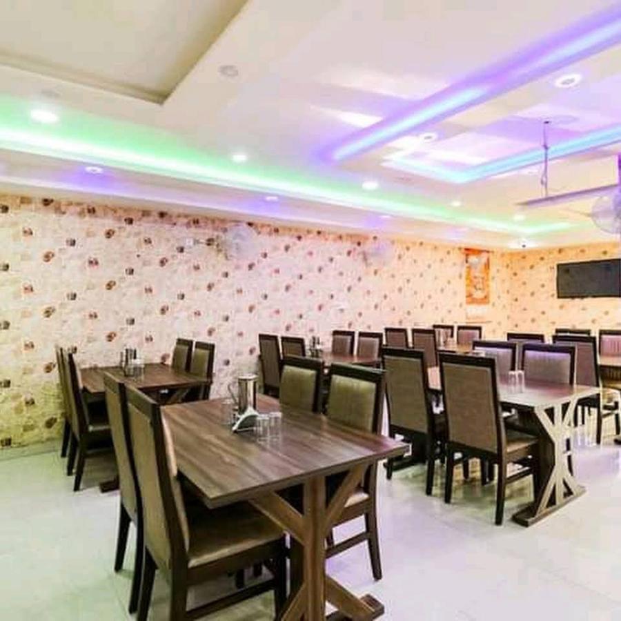 Hotel Awadh Palace Sahjanwa Luaran gambar